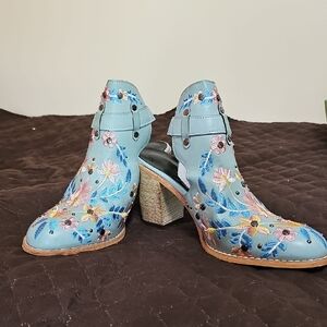 Embroidered Floral Open Back Ankle Boots in Blue
